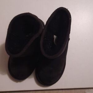 Children size 10 uggs